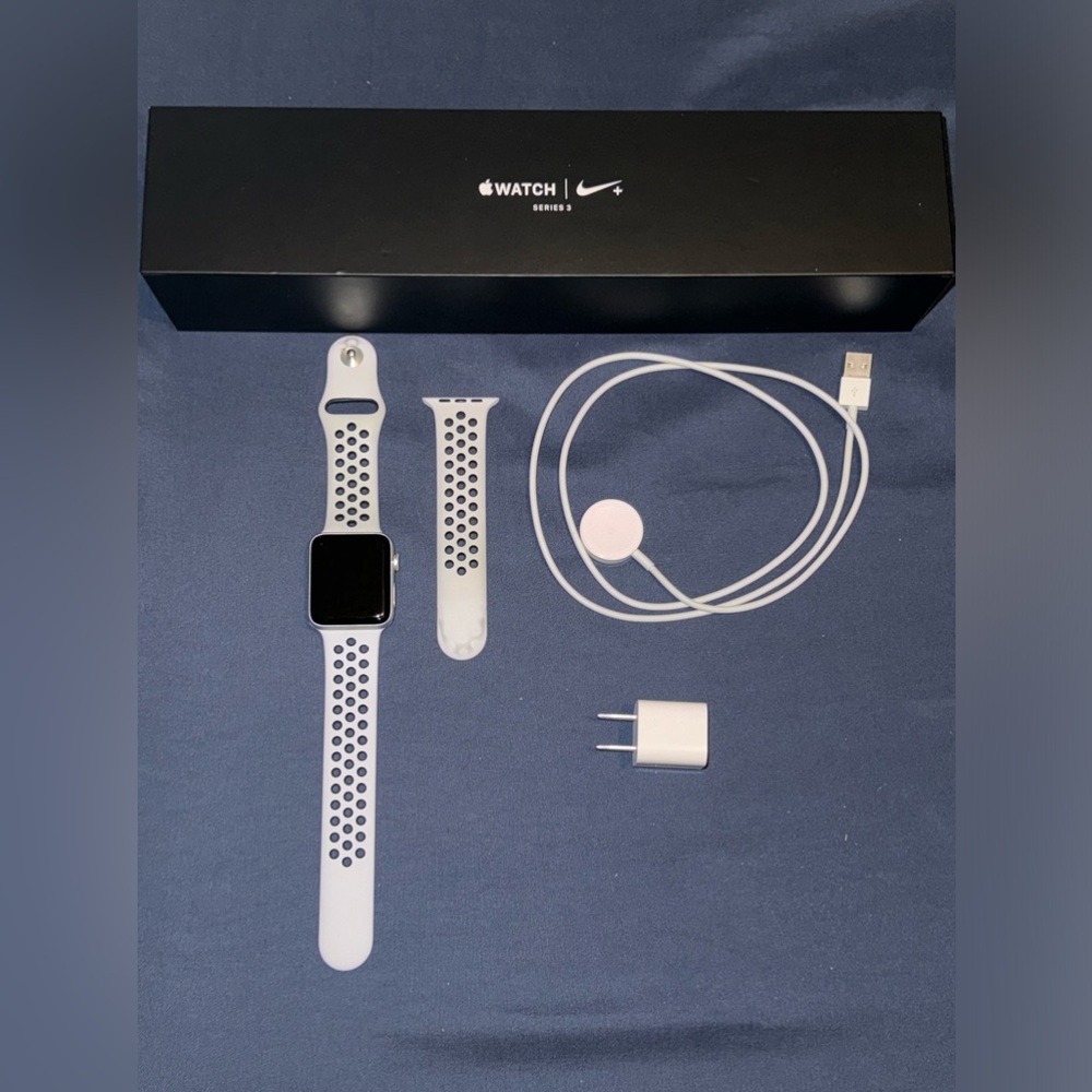 Nike+ Apple Watch Series 3 42mm GPS Silver Good Condition Small Scratch